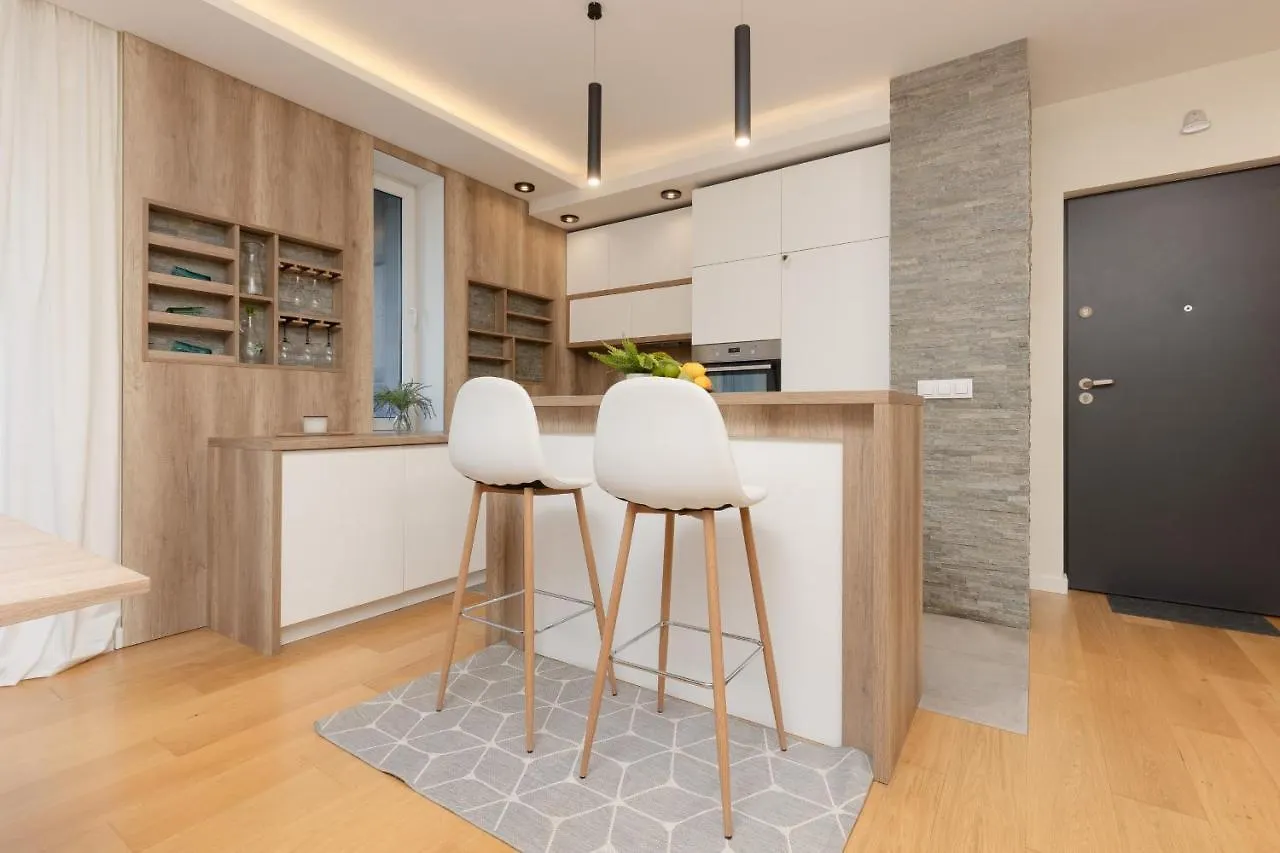 Spacious Lodygowa Apartment Ideal For Families By Noclegi Renters Varsóvia Polónia