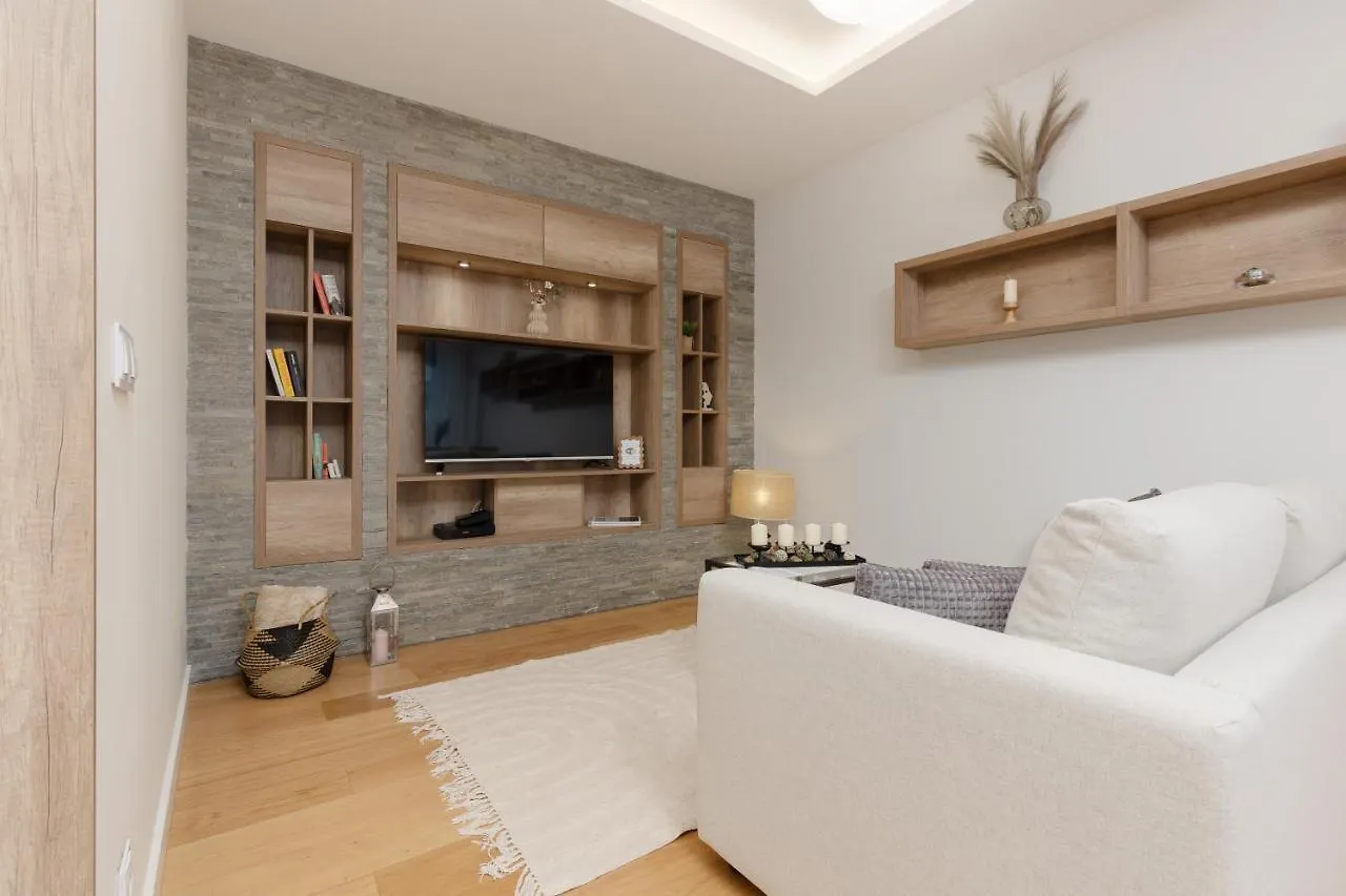 Spacious Lodygowa Apartment Ideal For Families By Noclegi Renters Varsóvia